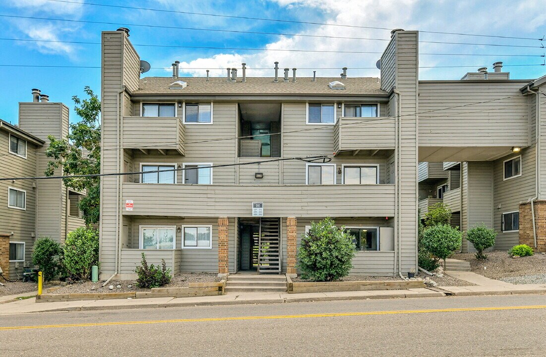 3100 S Federal Blvd in Denver, CO - Building Photo