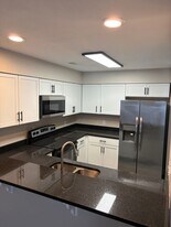 2790 Sand Run Pkwy in Fairlawn, OH - Building Photo