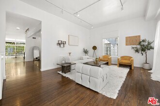 245 N Wetherly Dr in Beverly Hills, CA - Building Photo - Building Photo