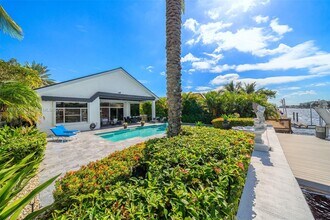 301 S Riverside Dr in Pompano Beach, FL - Foto de edificio - Building Photo