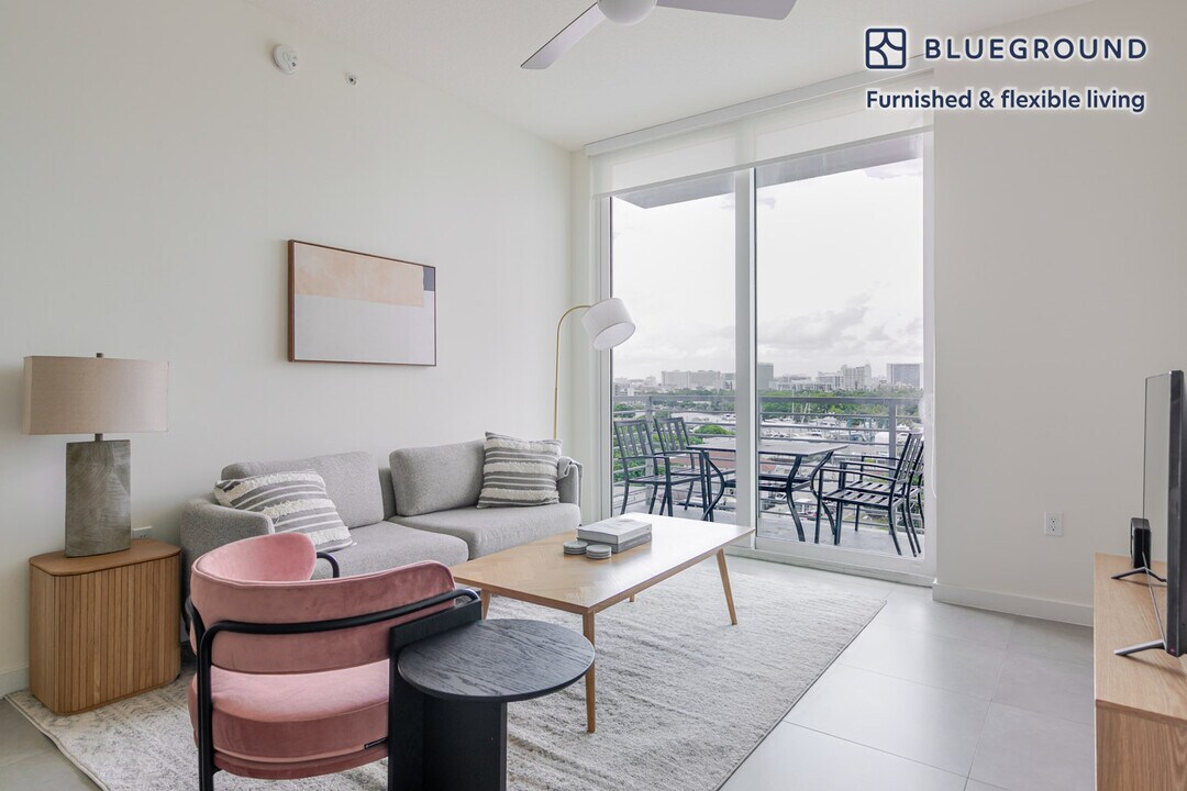 729 NW 2nd St in Miami, FL - Foto de edificio