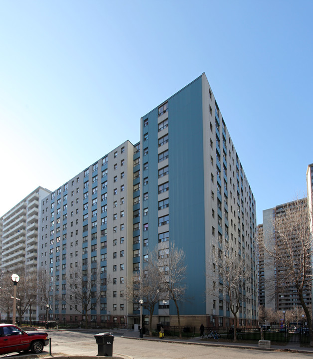 The Quebec in Toronto, ON - Building Photo