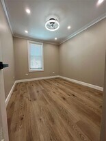 59-85 57th Dr in Queens, NY - Building Photo