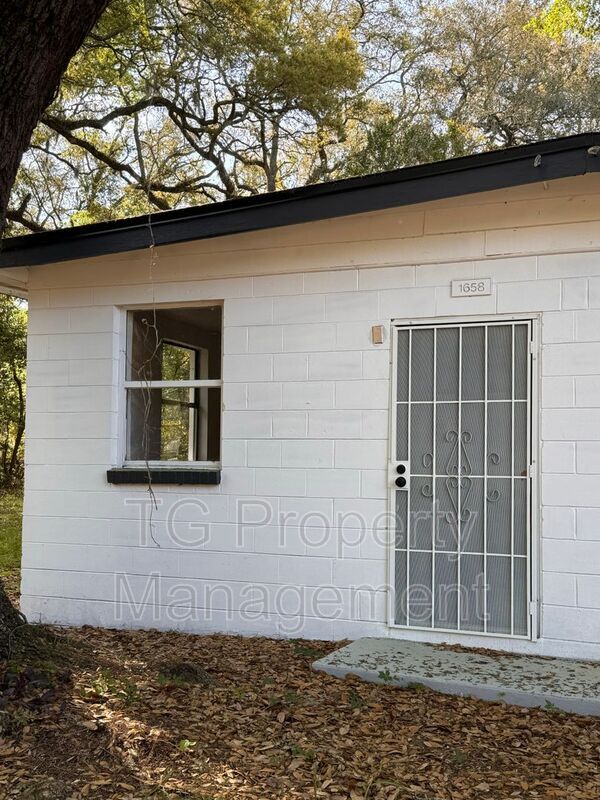 1658 Winthrop St in Jacksonville, FL - Building Photo - Building Photo