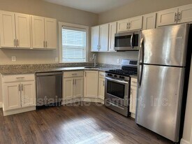 77 Merrifield St in Worcester, MA - Building Photo