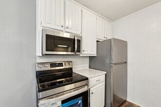 1214 Baylor Ave in Waco, TX - Building Photo - Building Photo