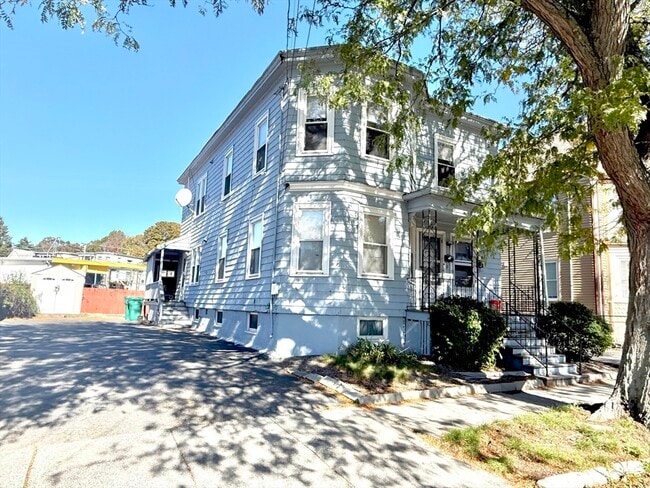 19-21-21 Dearborn Ave in Lynn, MA - Building Photo - Building Photo