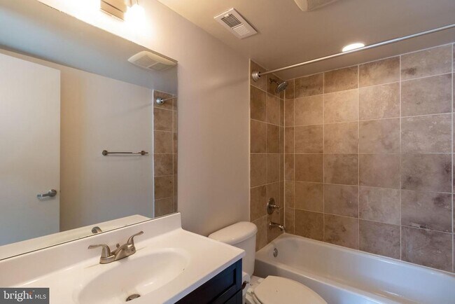 302 K St SE in Washington, DC - Foto de edificio - Building Photo