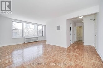 1545 Bathurst St in Toronto, ON - Building Photo - Building Photo