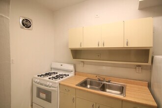 442 S Trenton Ave, Unit 1 in Pittsburgh, PA - Building Photo - Building Photo