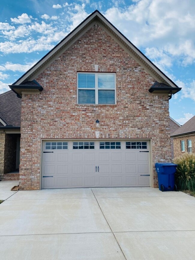817 Ella Ln in Clarksville, TN - Building Photo - Building Photo