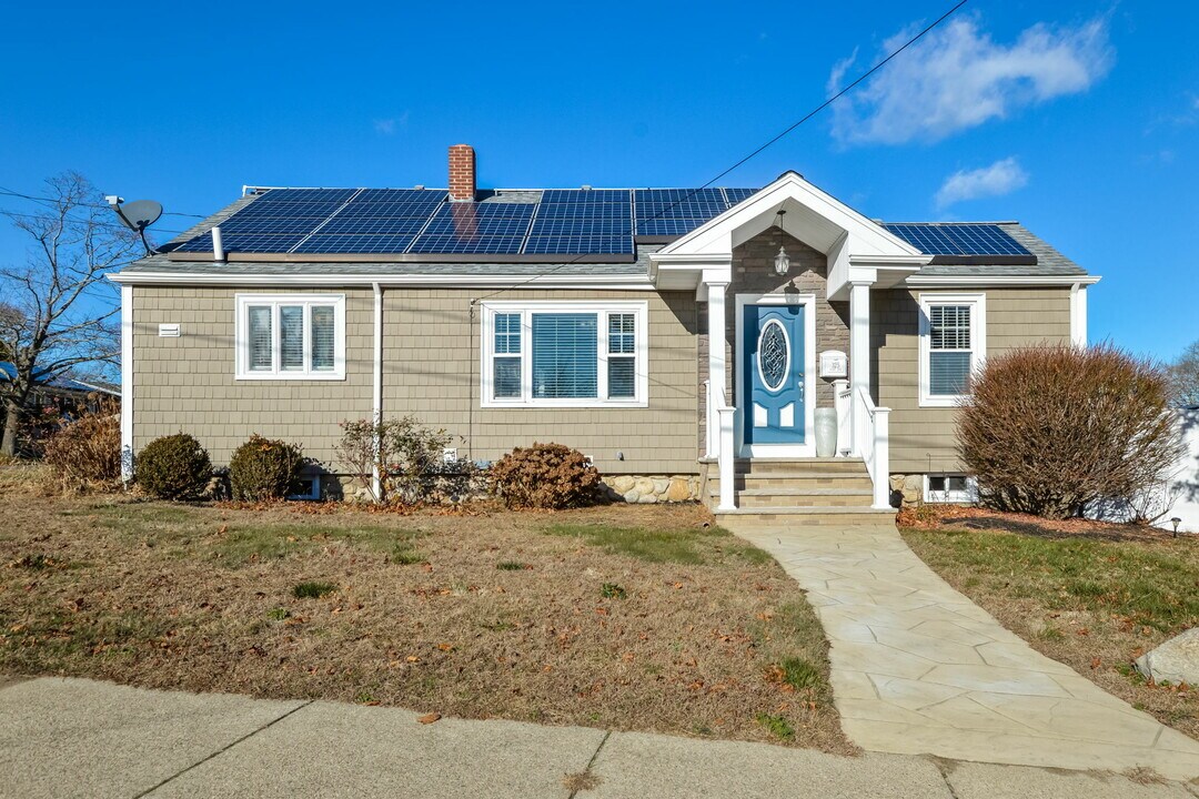 325 Park Ave in New Bedford, MA - Building Photo