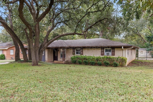 8806 Fox Hollow Dr in Waco, TX - Building Photo - Building Photo