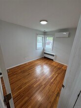 37 Bainbridge Ave in Melville, NY - Building Photo - Building Photo