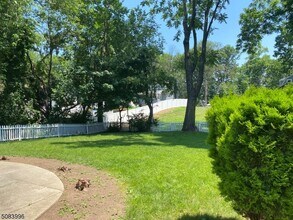 549 Broughton Ave in Bloomfield, NJ - Building Photo - Building Photo