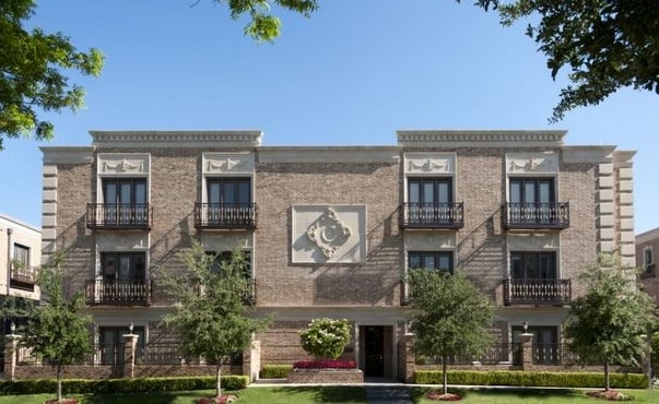 Park Hollow in Dallas, TX - Foto de edificio