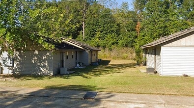 1925 Community Action Dr in Deridder, LA - Building Photo - Building Photo