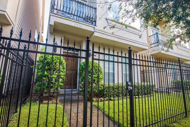 1715 Spring St in Houston, TX - Building Photo - Building Photo