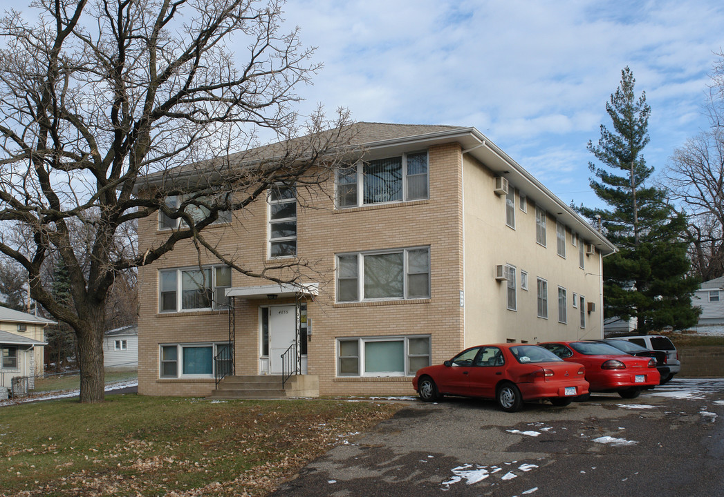 4655 University Ave NE in Columbia Heights, MN - Building Photo