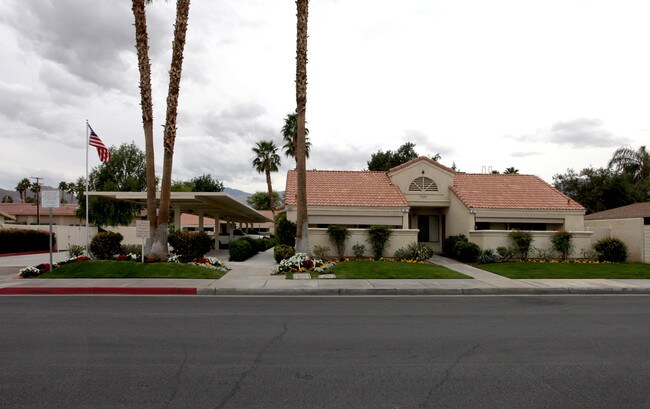 Pueblos in Palm Desert, CA - Foto de edificio - Building Photo