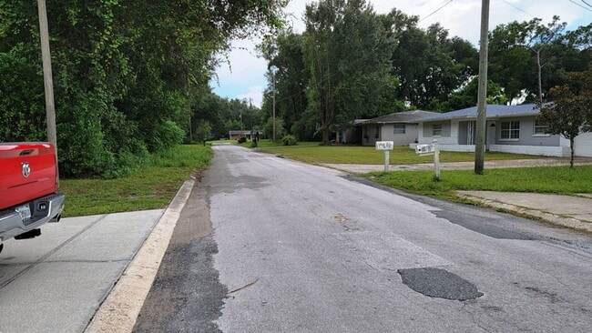 732 Sinclair Terrace in Inverness, FL - Building Photo - Building Photo