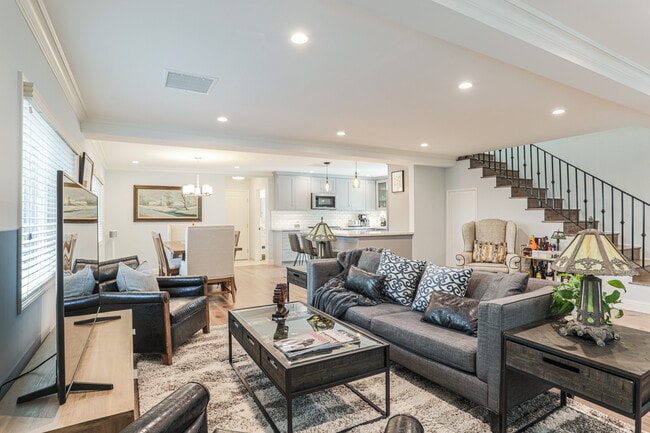 property at 4155 Edenhurst Ave