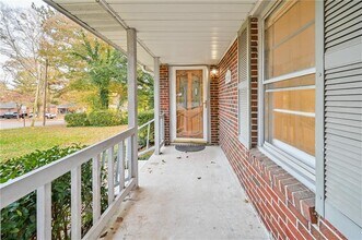 2200 Old Spring Rd in Smyrna, GA - Building Photo - Building Photo