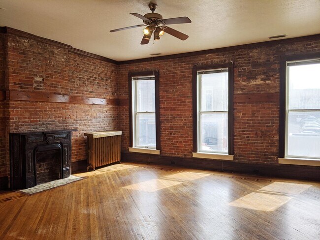 South College - Residential in Bloomington, IN - Foto de edificio - Building Photo