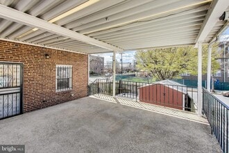 1900 R St SE in Washington, DC - Building Photo - Building Photo