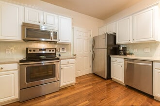 3216 Margellina Dr, Unit Condo in Charlotte, NC - Building Photo - Building Photo