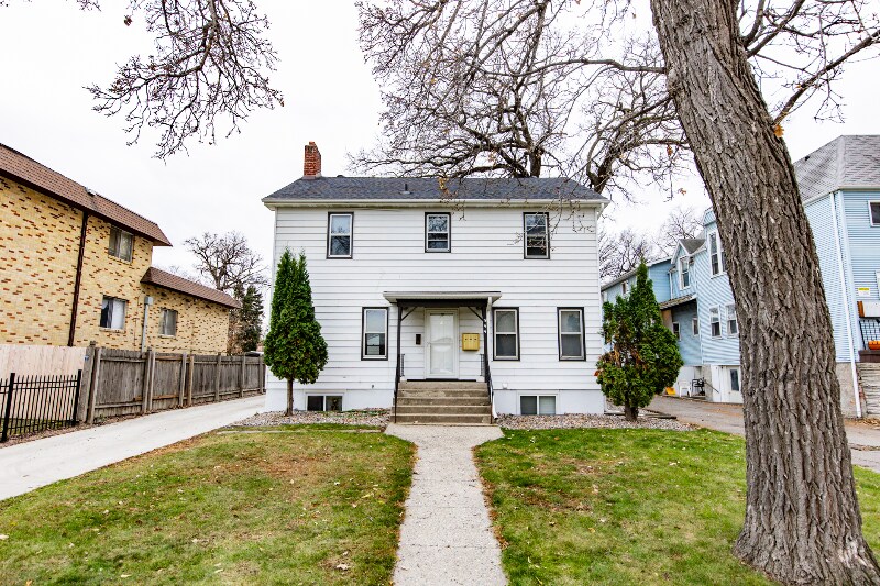 344 6th Ave S in Fargo, ND - Foto de edificio