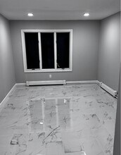 23 Holden St, Unit 2 in Clifton, NJ - Foto de edificio - Building Photo