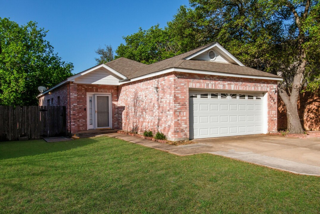 12222 Netherwood Ln in San Antonio, TX - Building Photo
