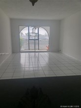 6215 W 20th Ave-Unit -205 in Hialeah, FL - Foto de edificio - Building Photo