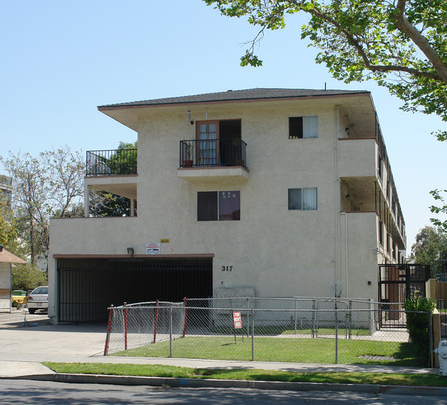 317 S Flower St in Santa Ana, CA - Building Photo - Building Photo