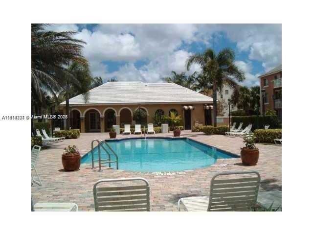 777 SW 111th Way in Pembroke Pines, FL - Building Photo