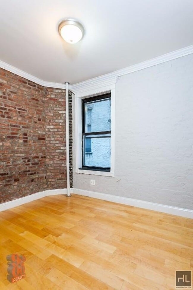 East 18th Street in New York, NY - Foto de edificio - Building Photo