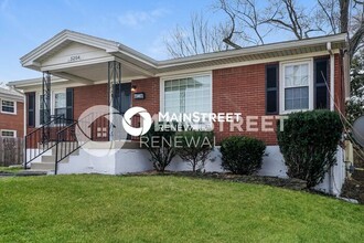 5204 Ronwood Dr in Louisville, KY - Building Photo - Building Photo