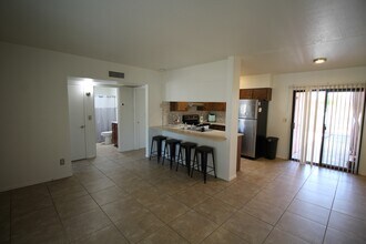 8838 E Arbor St in Tucson, AZ - Foto de edificio - Building Photo