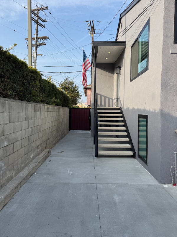 4327 Redondo Beach Blvd in Lawndale, CA - Building Photo - Building Photo