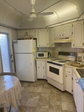 4 W Greenway Dr in Royal Palm Beach, FL - Building Photo - Building Photo