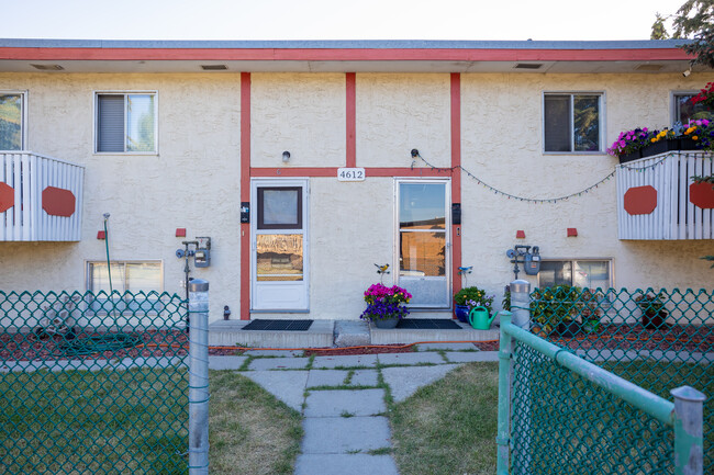 4612 73 St NW in Calgary, AB - Building Photo - Building Photo