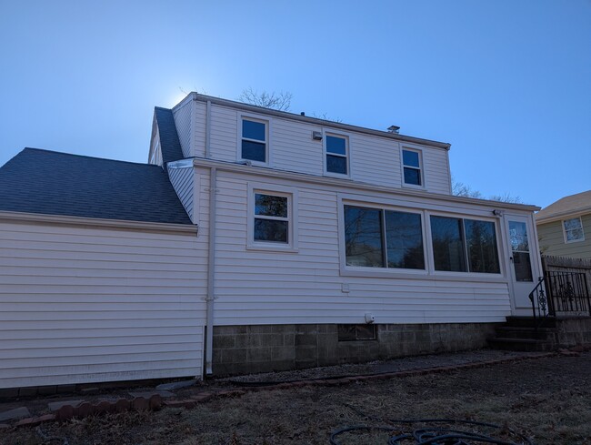 72 Dessa Dr in Hamden, CT - Building Photo - Building Photo