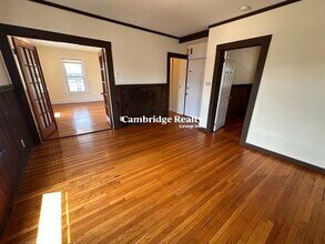 549 Broadway, Unit 2T in Somerville, MA - Building Photo - Building Photo