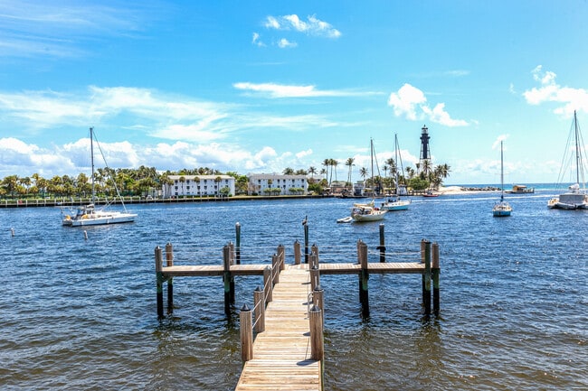 2508 Bay Dr in Pompano Beach, FL - Foto de edificio - Building Photo