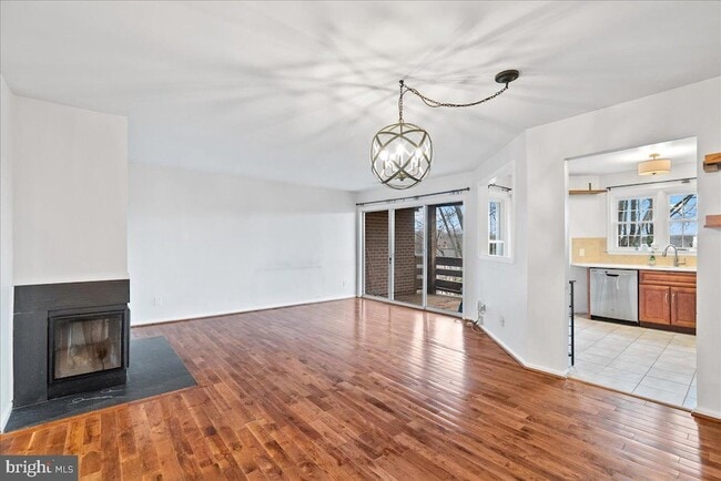 11146 Beaver Trail Ct in Reston, VA - Building Photo - Building Photo