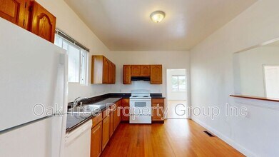 1648 Russell St in Berkeley, CA - Foto de edificio - Building Photo