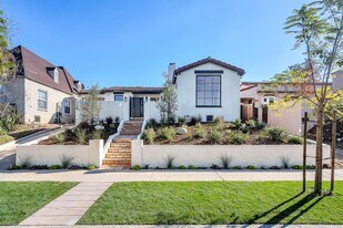 920 S Spaulding Ave in Los Angeles, CA - Building Photo