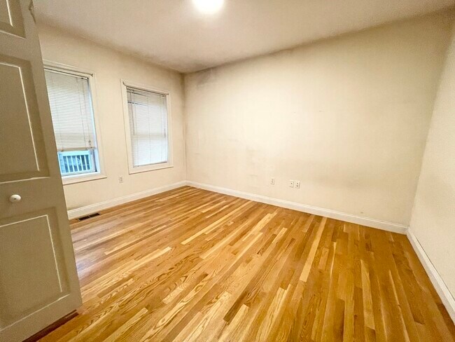 119 Hillside St, Unit 2 in Boston, MA - Building Photo - Building Photo