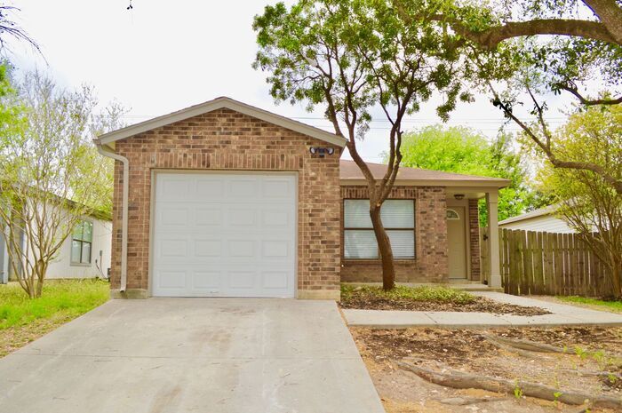 2415 Westgard Pass in San Antonio, TX - Building Photo